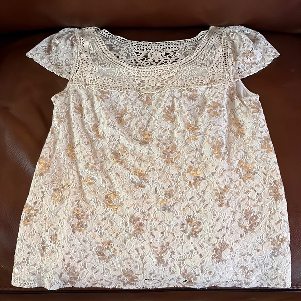 White and Gold Meadow Rue top